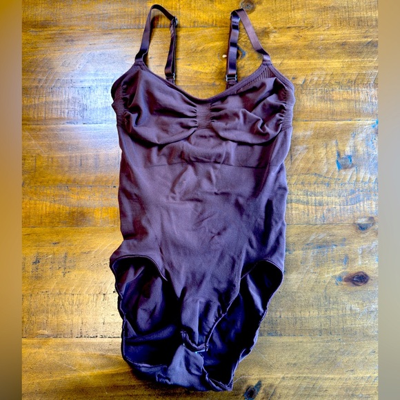 SKIMS NEW Sculpting Black Onyx Bodysuit - Picture 1 of 3